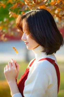 小荡货奶真大水多好紧视频